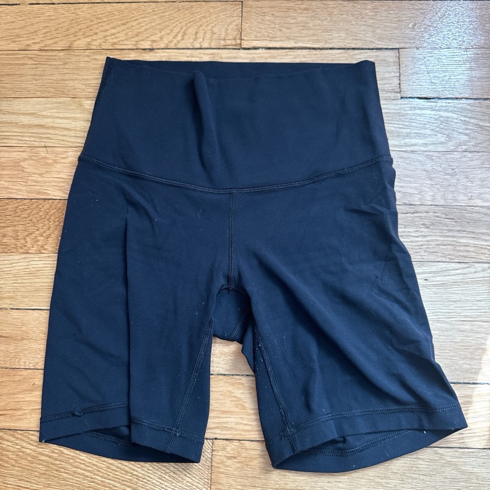 aritzia/tna butter bike shorts